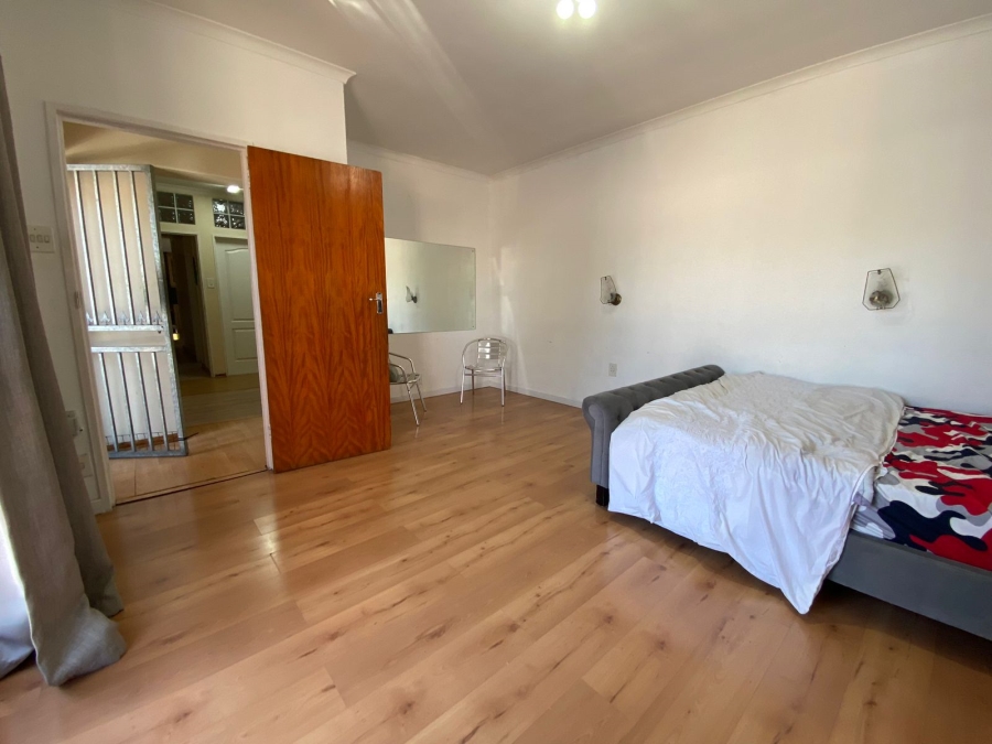 To Let 4 Bedroom Property for Rent in Lansdowne Western Cape